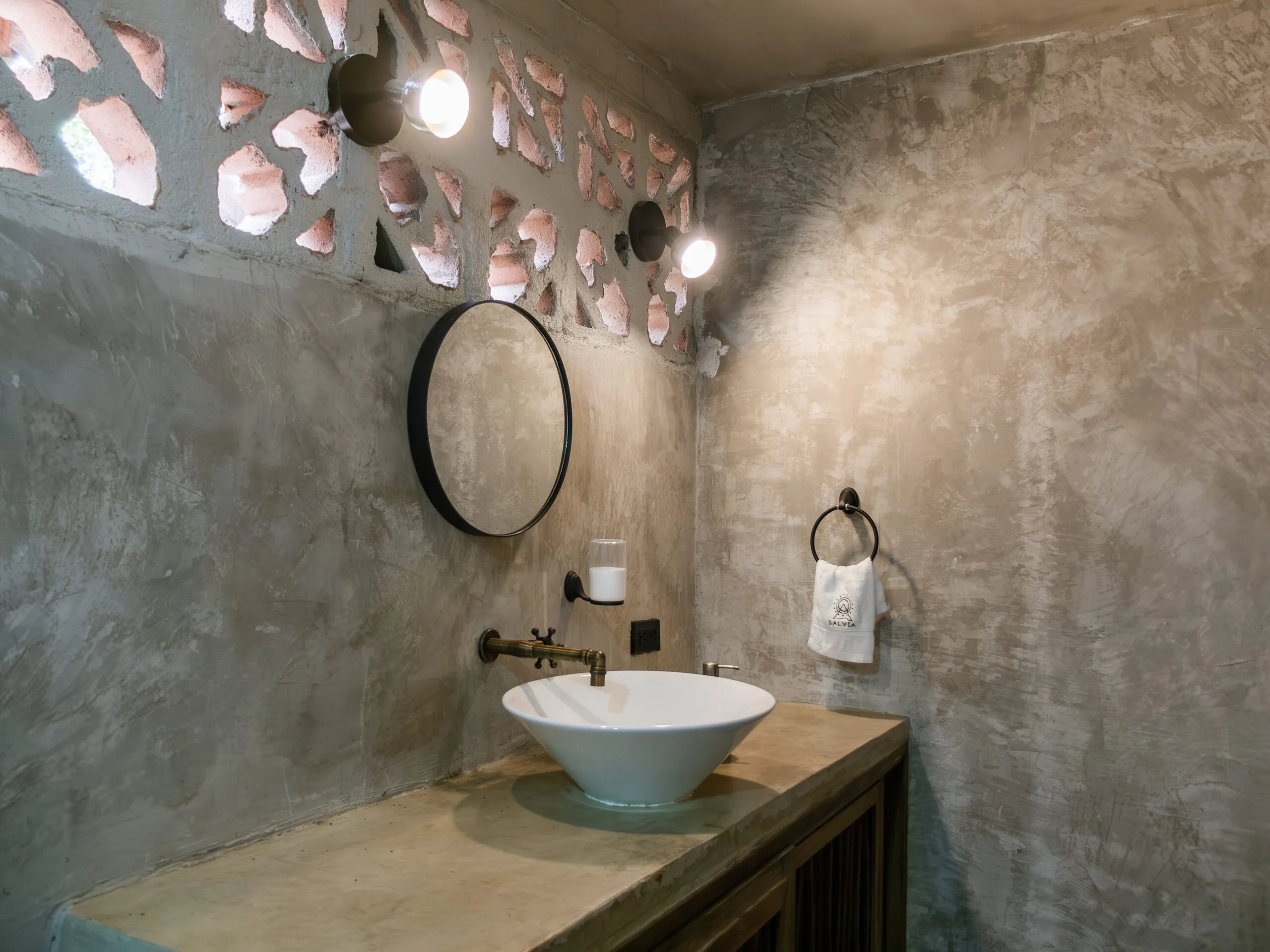 Bowl sink and patterned wall